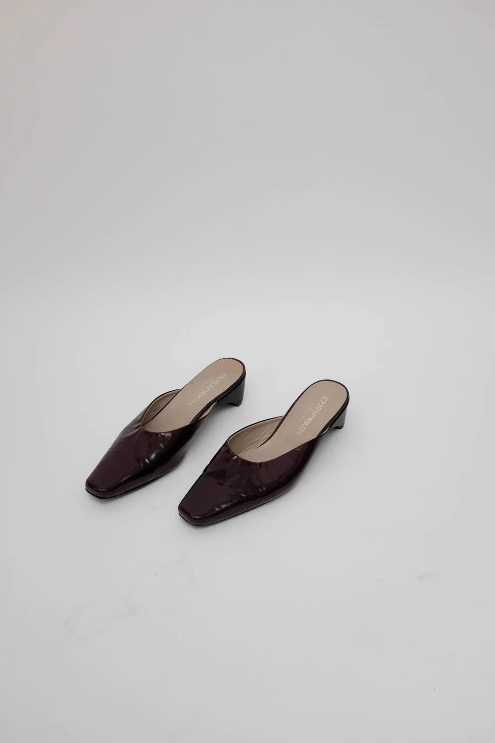 0032_PATENT LEATHER MULES 37