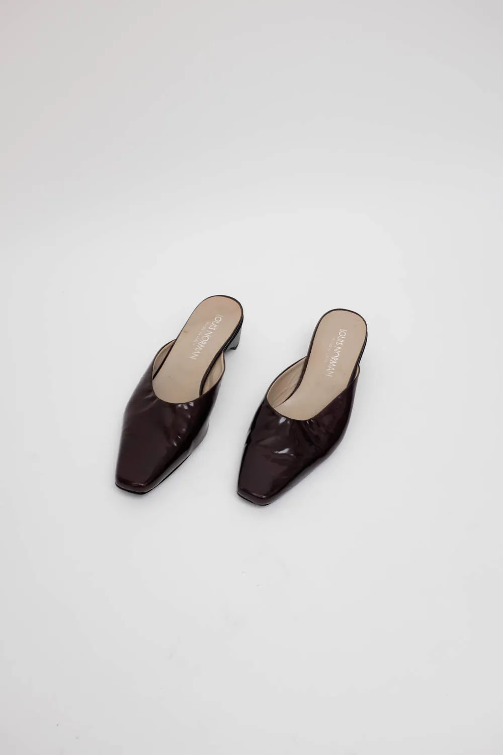 0032_PATENT LEATHER MULES 37