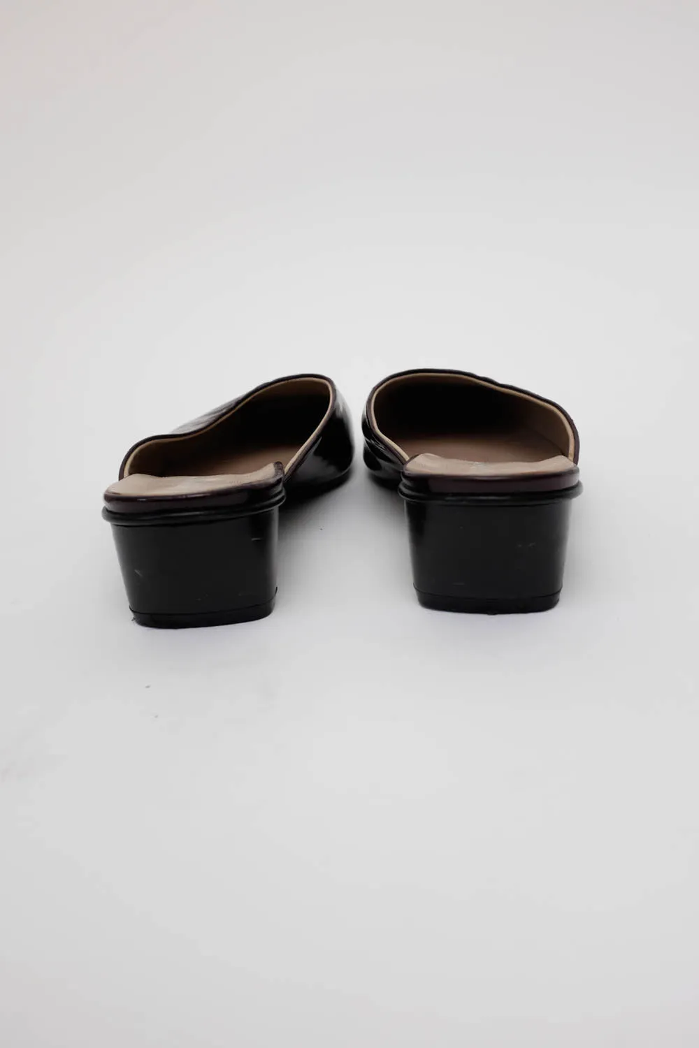 0032_PATENT LEATHER MULES 37