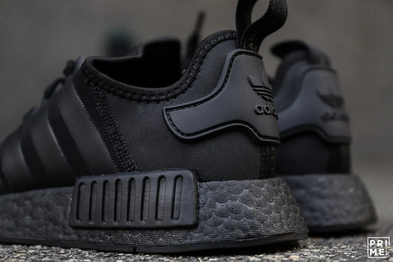 Adidas NMD R1 Triple Black (FV9015)