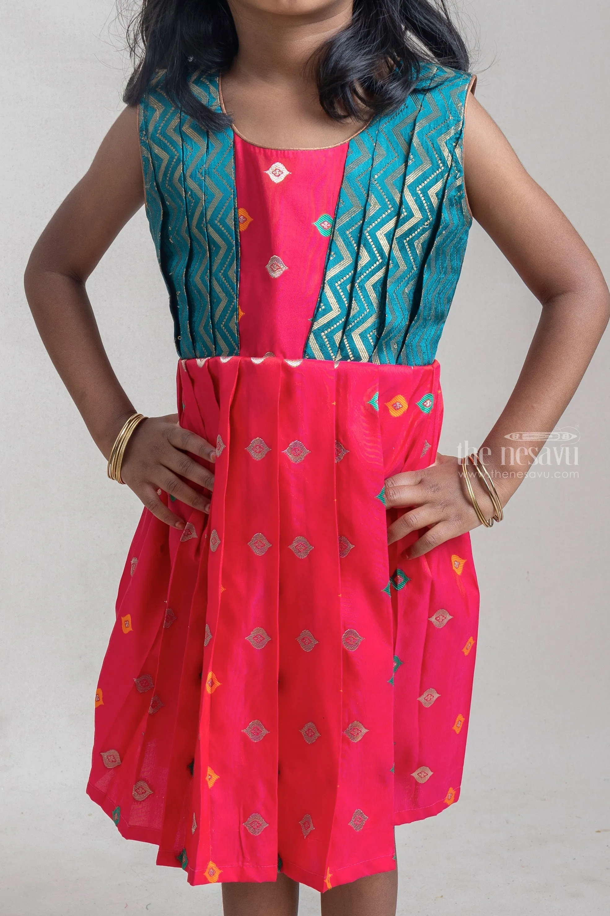 Alluring Green & Deeppink Butta Harmony Pleated Pattu Elegance for Young Fashionistas.