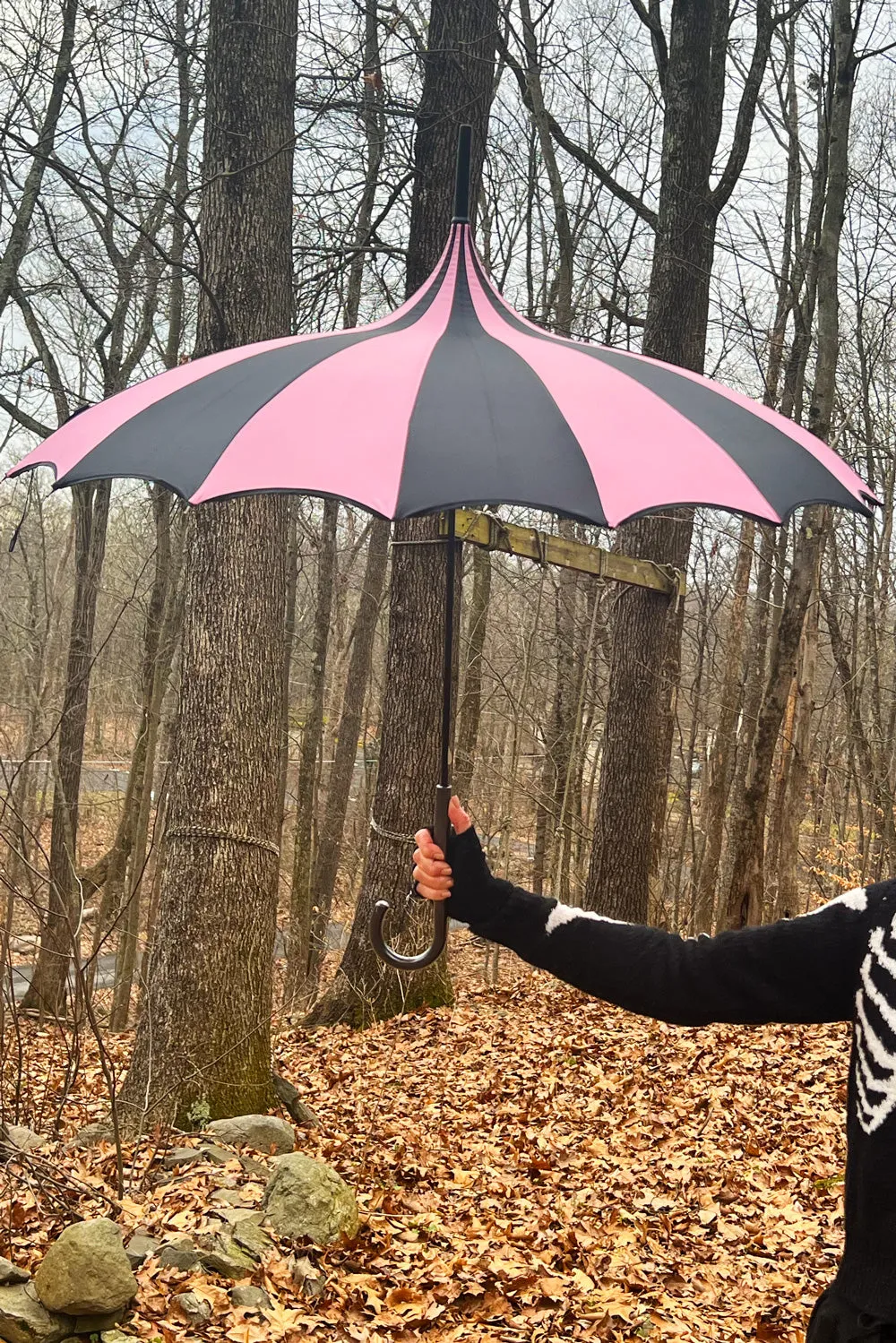 Batwing Pagoda Umbrella [BLACK/PASTEL PINK STRIPED]