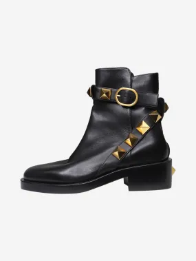 Black leather Rockstud ankle boots - size EU 38