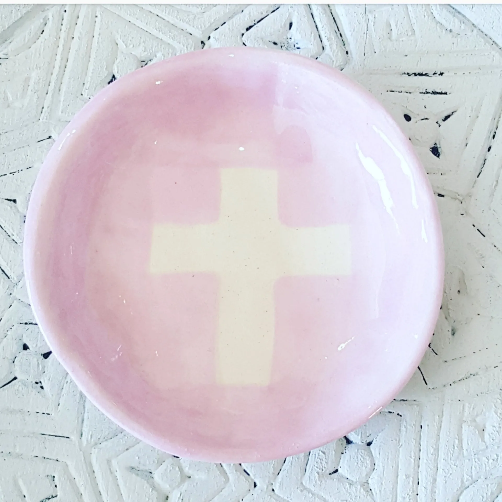 Ceramic trinket dish white cross design in pink