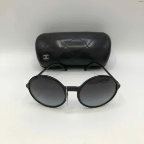 CHANEL Black Gray Pre Loved Round Sunglasses w/case