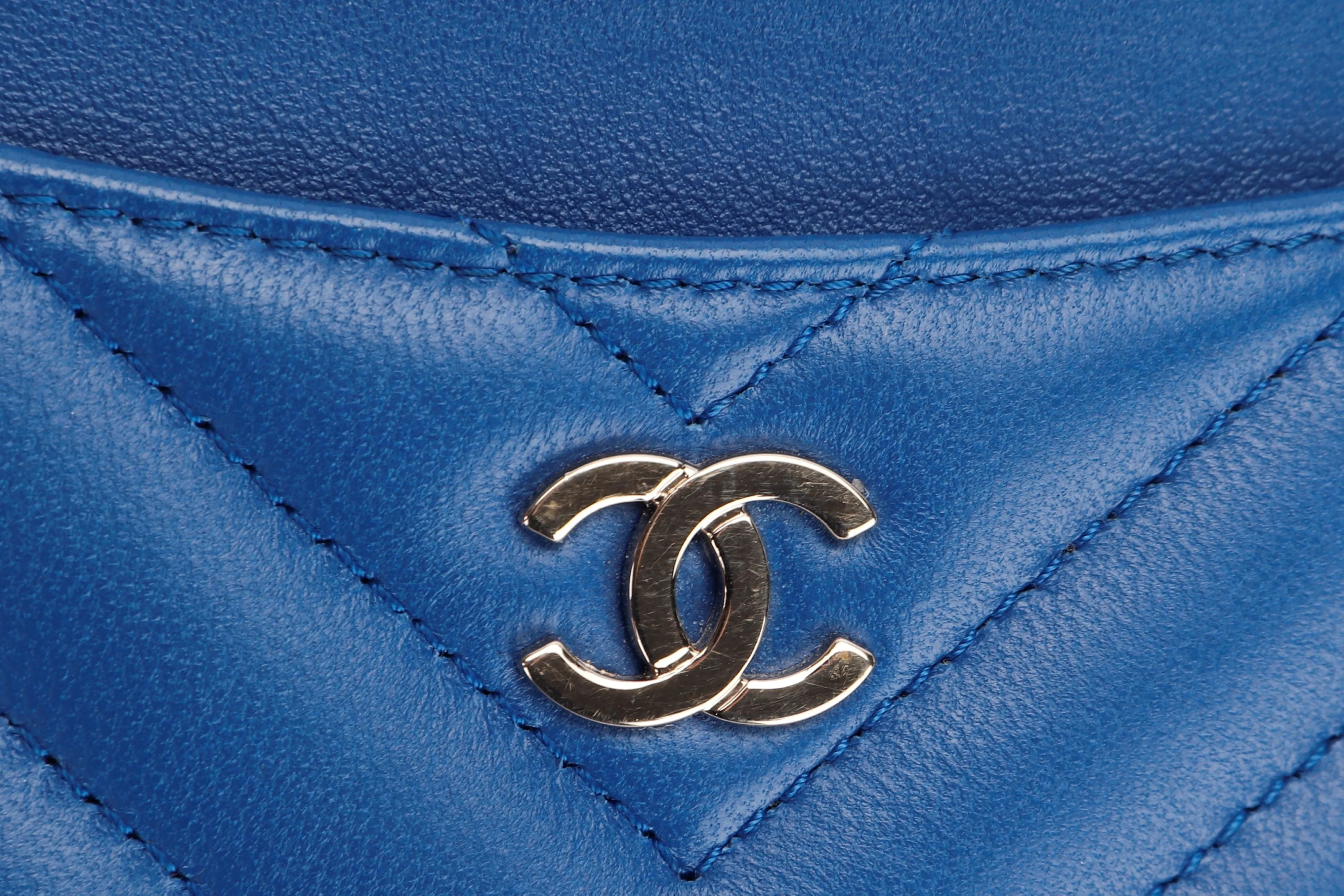 CHANEL BLUE CHEVRON LAMBSKIN CARD HOLDER (2716xxxx), GHW, WITH CARD, DUST COVER & BOX