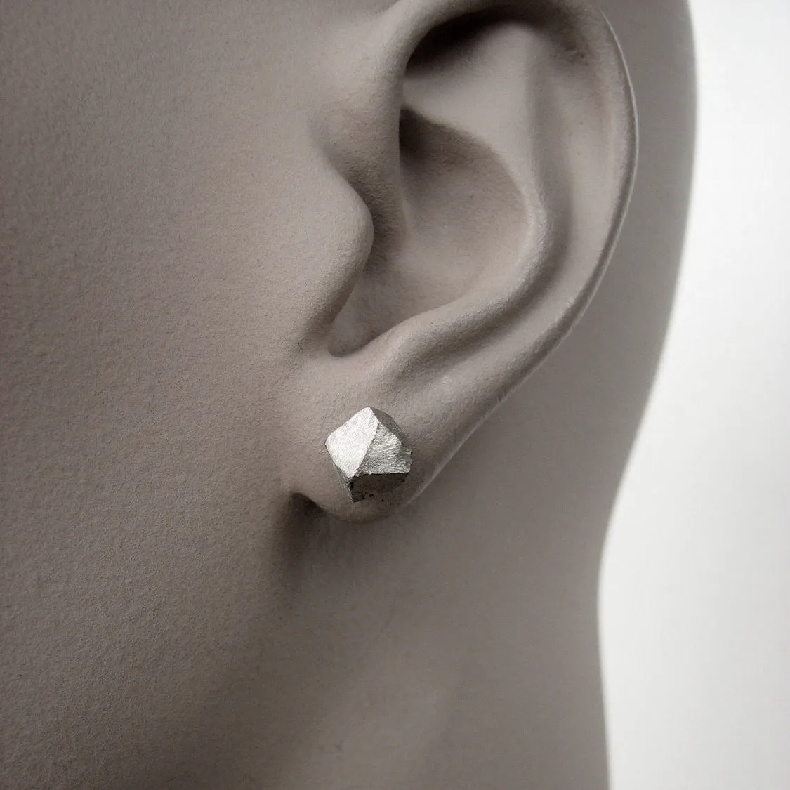 Facet Stud Earring Bronze