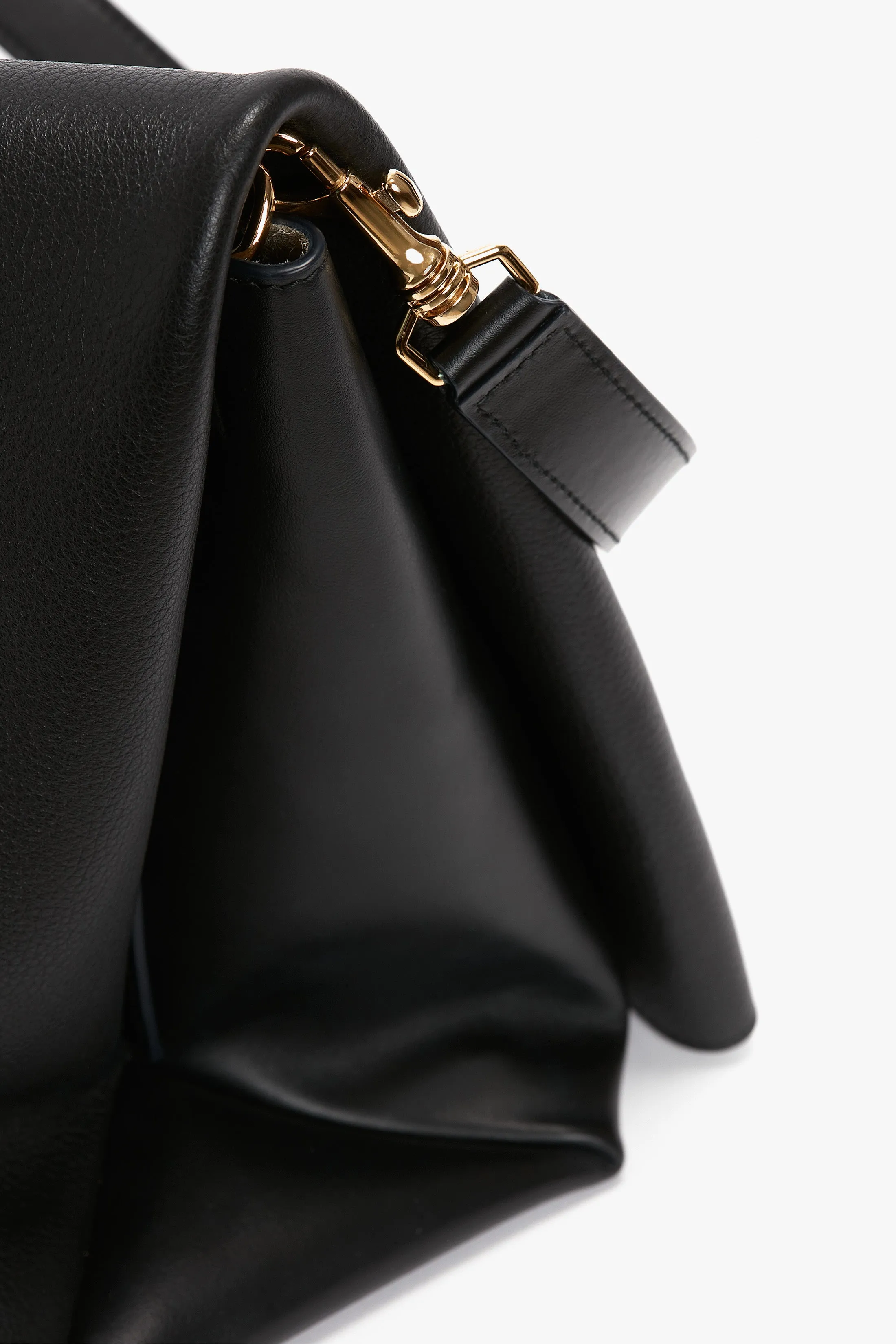 Jumbo Chain Pouch Bag In Black Leather