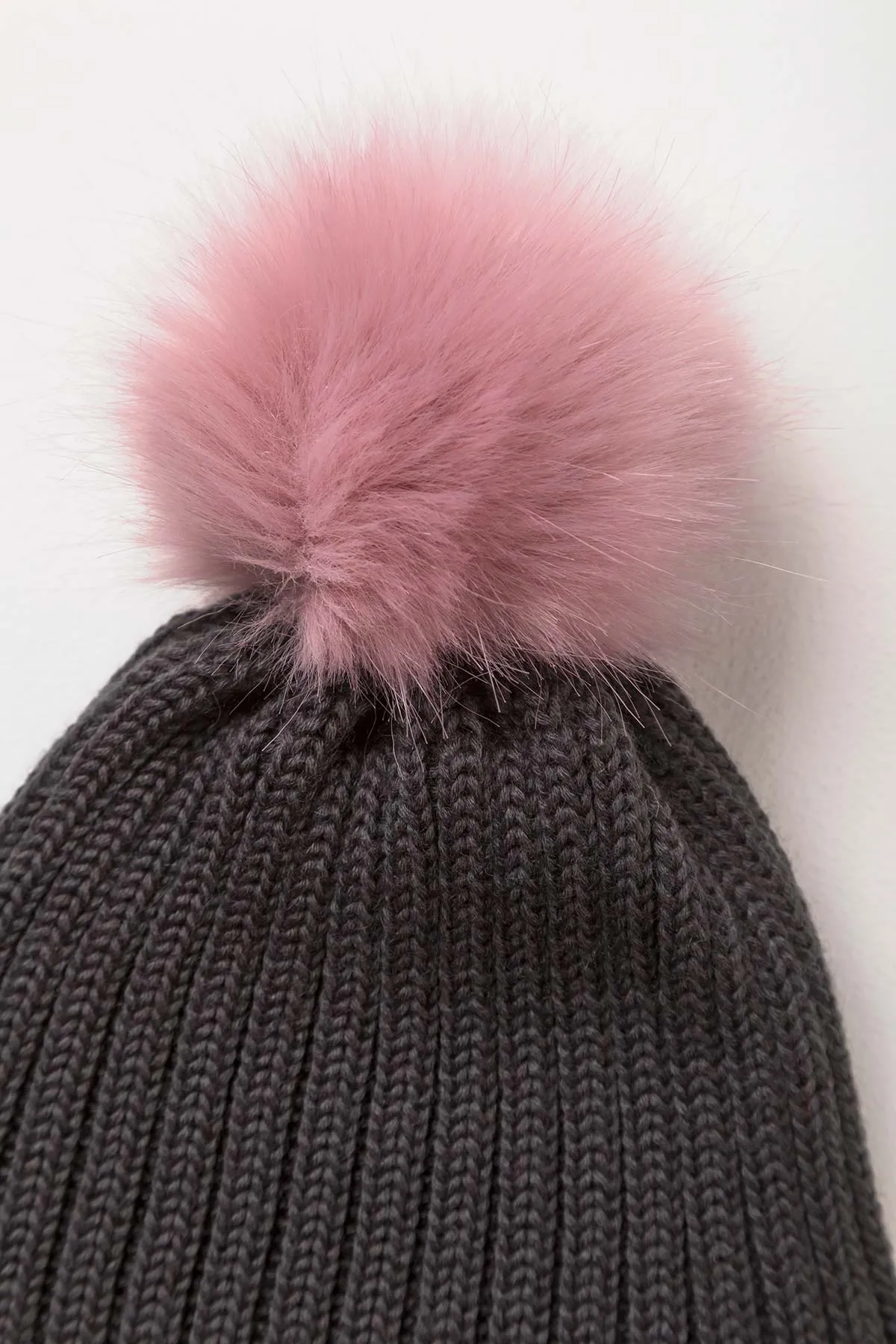 Ladies Pom Pom Hat - Poppy