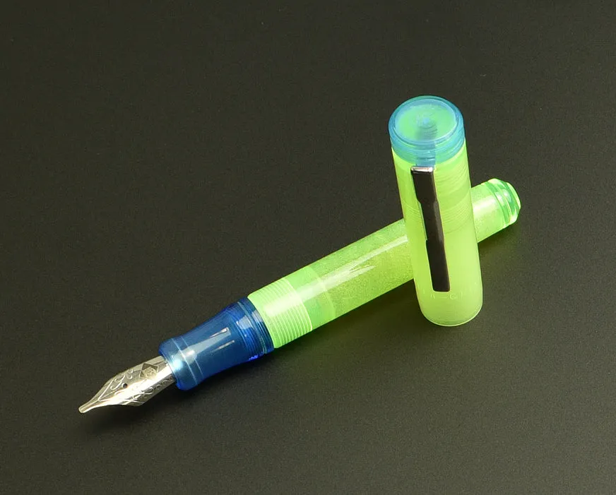 Model 20p Fountain Pen - Nuclear Green & Maya Blue SE