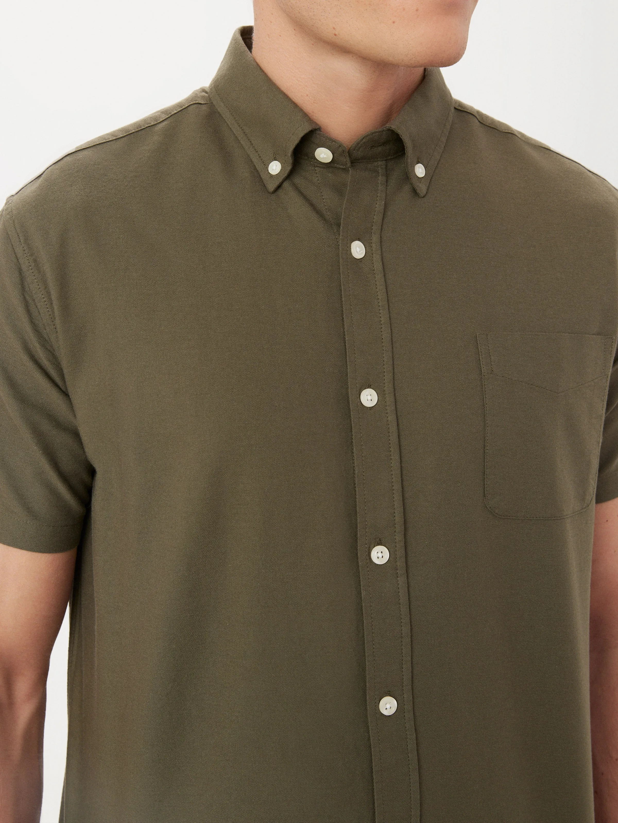 The Jasper Short Sleeve Oxford Shirt in Tuscany Green